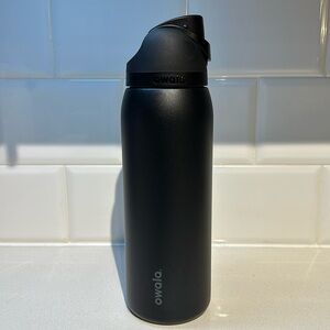 Owala FreeSip Insulated Stainless Steel Water Bottle 40oz